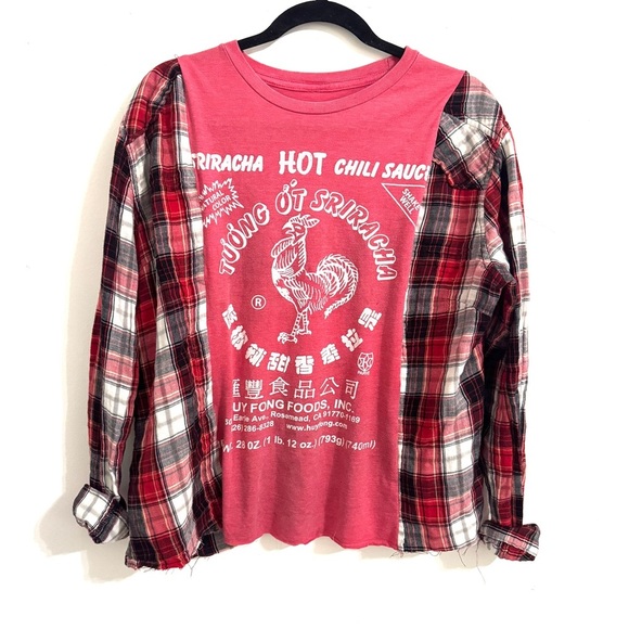 Upcycled Sriracha Graphic Tee Plaid Flannel Long Sleeve – Oversized Medium - Picture 2 of 3